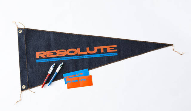 「RESOLUTE（リゾルト）」 フェア　<br />期間中、RESOLUTEを購入した方には、RESOLUTEオリジナルステッカー、ボールペン、ペナントのいずれか一つをプレゼント（数に限りあり）