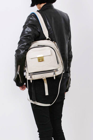 「CONIC」（W260×H250×D130mm）5万9400円