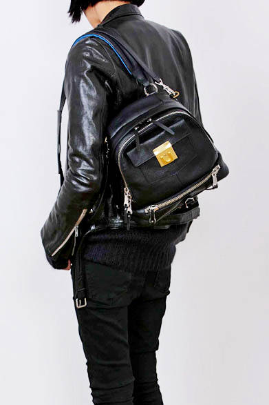 「CONIC」（W260×H250×D130mm）5万9400円