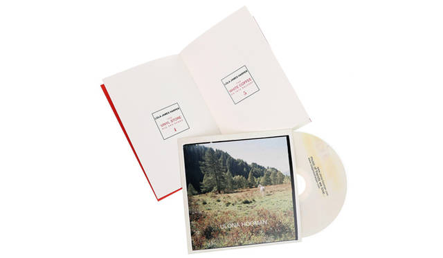 付属のノートは、香りと音を楽しみつつ、自分の中に湧き上がるインスピレーションを書き留めるのに使っても