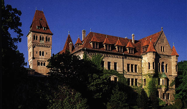 ファーバーカステル社は、1761年に家具職人カスパー・ファーバーによってドイツ・ニュルンベルグ郊外で創立された