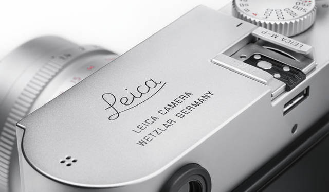 ライカM-P シルバークローム　トップカバー上面のトラディショナルロゴ