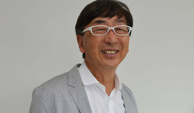 <strong>伊東豊雄</strong>　建築家。1965年、東京大学工学部建築学科卒業。近作に「多摩美術大学図書館（八王子キャンパス）」、「台湾大学社会科学部棟」など。日本建築学会賞、 ヴェネツィア・ビエンナーレ金獅子賞、王立英国建築家協会（RIBA）ロイヤルゴールドメダル、プリツカー建築賞など受賞。現在、「みんなの森 ぎふメディアコスモス」、「台中メトロポリタンオペラハウス（台湾）」などのプロジェクトが進行中