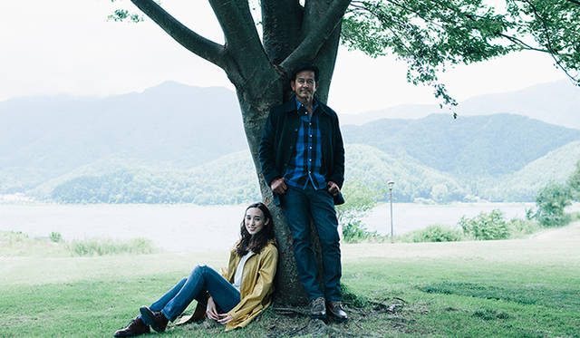 河口湖のほとりの小海公園にて。