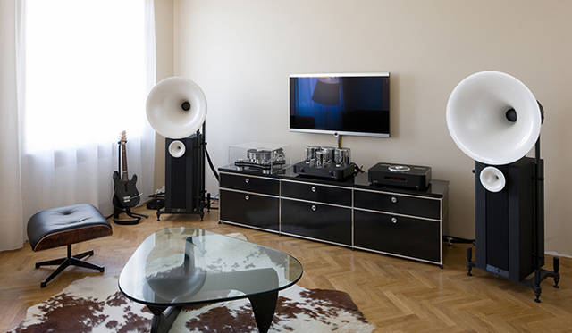 AVボード　グラファイトブラック