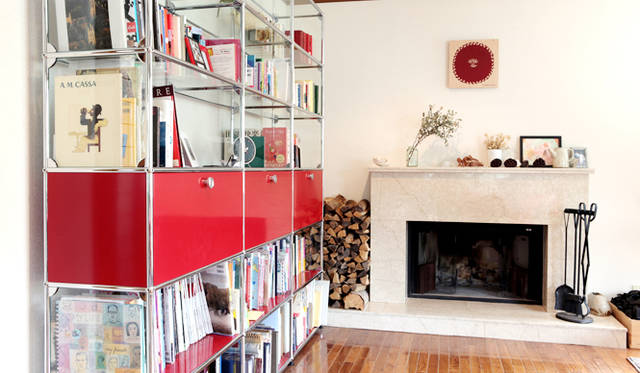 壁面収納　ルビーレッド