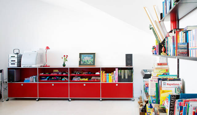 キャビネット　ルビーレッド