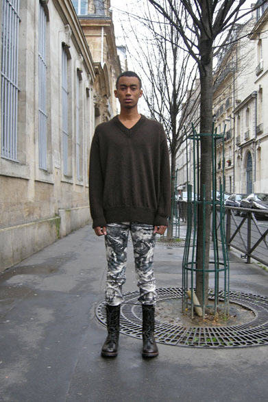 オーバーシルエット アルパカニットプルオーバー3万6720円、silent forest柄 立体黒箔加工スリムフィットシルエットパンツ4万2120円