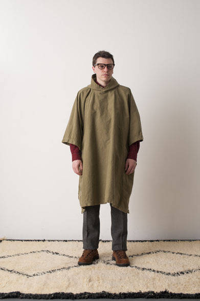 Poncho 3万7800円、Western Shirts / Check 3万240円、Slacks Pants 3万240円、Eye Wear collaborated with“BLANC..”参考商品