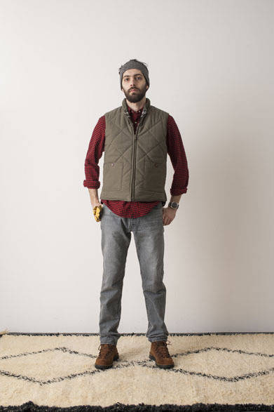 Quilting Vest 5万1840円、Western Shirts / Check 1万9440円、“Thea” Black Denim 3万240円、Knit Hair Band参考商品