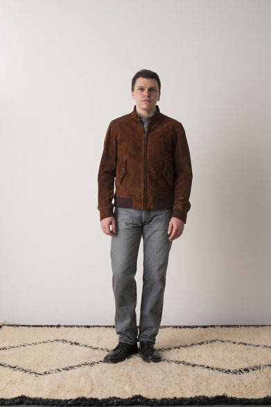 Turtleneck Sweater 2万5920円、Explorer Pants 2万4840円、Felt Cap 8640円、Boston Bag 1万8900円