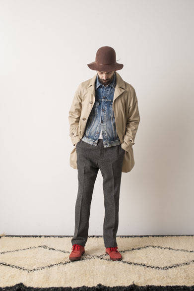 Hood Coat 5万9400円、Used Denim Jacket 4万5360円、V-Neck Pocket T 8640円、Slacks Pants 3万240円