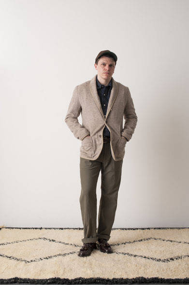 Shawl Collar Jacket 3万8880円、Western Shirts / Denim 2万1600円、Fatigue Pants 1万9440円、B.B Cap / Suede 1万4040円