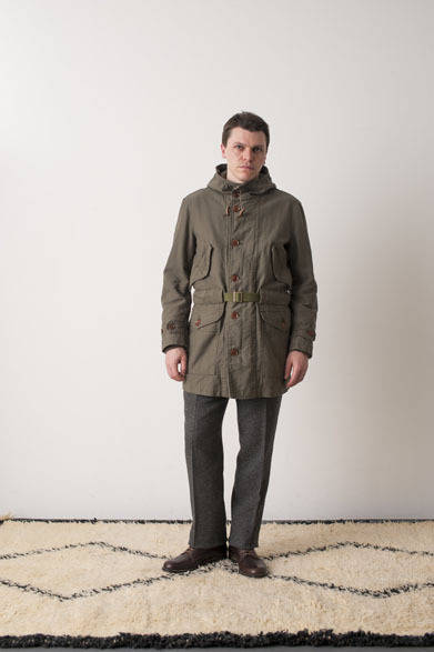 Military Parker 5万4000円、B.D Shirts 2万4840円、Slacks Pants 3万240円、Oxford Shoes参考商品