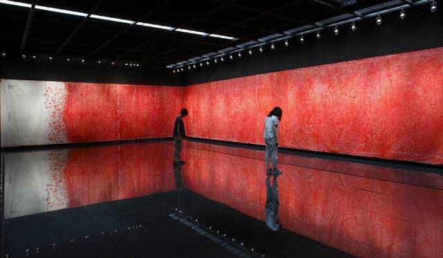 <strong>ART｜北海道の歩みをアートで振り返る『札幌国際芸術祭2014』</strong><br />岡部昌生 《YUBARI MATRIX 1992-2014》 2014年 オフィシャルサプライヤー：日本板硝子北海道株式会社 提供：創造都市さっぽろ・国際芸術祭実行委員会 photo：Keizo Kioku