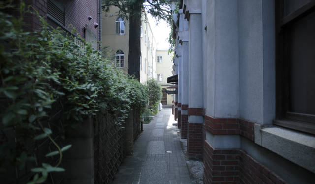 平成18年に分譲の集合住宅として生まれ変わった「求道学舎」