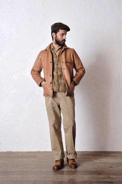 JACKET 18万1440円KNIT 3万7800円SHIRTS 2万5488円TROUSER 2万9808円、CAP 1万6200円、BRACELET 6万6420円、BOOTS 8万7480円