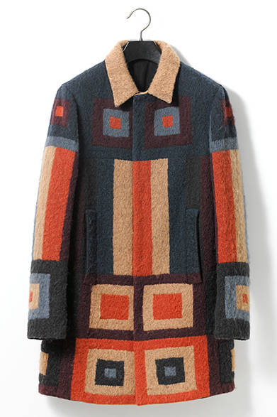 コート131万3280円（ヴァレンティノ）