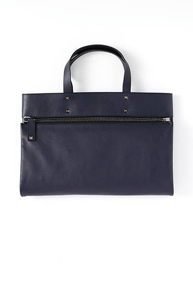 バッグ23万5440円（ヴァレンティノ ガラヴァーニ）