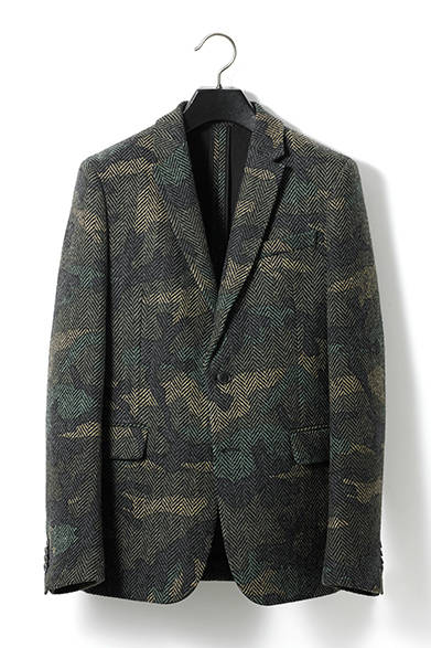 カモフラージュ ジャケット25万9200円（ヴァレンティノ）