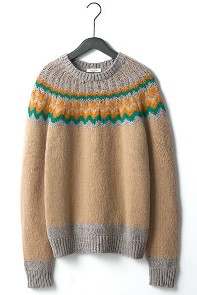 ノルディックセーター10万3680円（ヴァレンティノ）