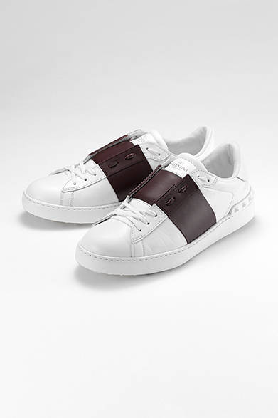 オープンスニーカー8万2080円（ヴァレンティノ ガラヴァーニ）