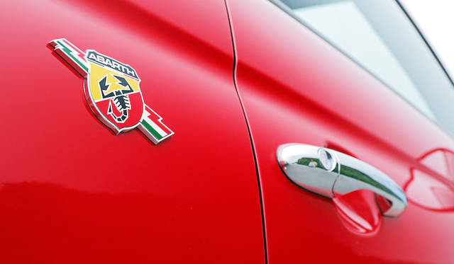 <strong>Abarth 500｜アバルト 500（5段MT）</strong><Br / >