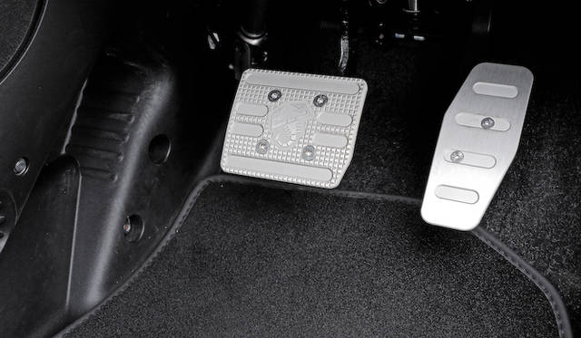 <strong>Abarth 500｜アバルト 500（5段MT）</strong><Br / >