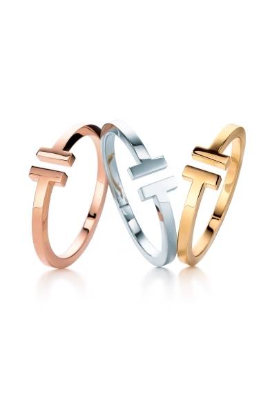 <strong>TIFFANY & Co｜新コレクション「ティファニー T」誕生</strong><br />