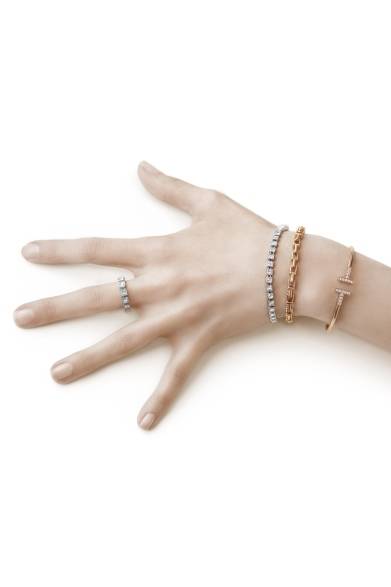 <strong>TIFFANY & Co｜新コレクション「ティファニー T」誕生</strong><br />