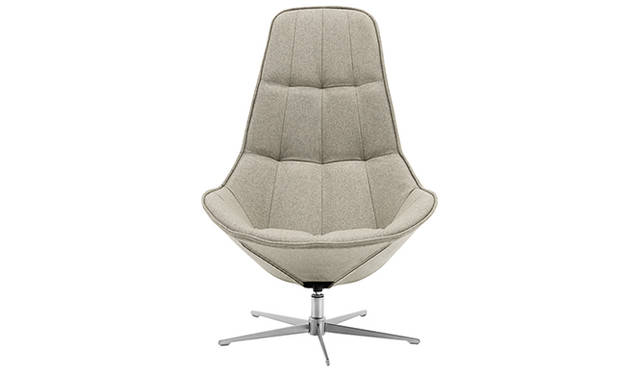 回転機能付きの「Boston チェア」は21万8900円～。こちらはライトベージュ Lux Felt、H116 x W79 x D92cm 25万3100円 