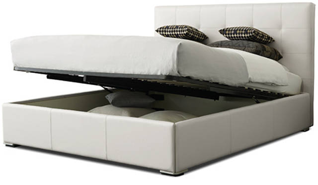 「MEZZO ベッド」のマットレスの下部分には、収納スペースがたっぷり