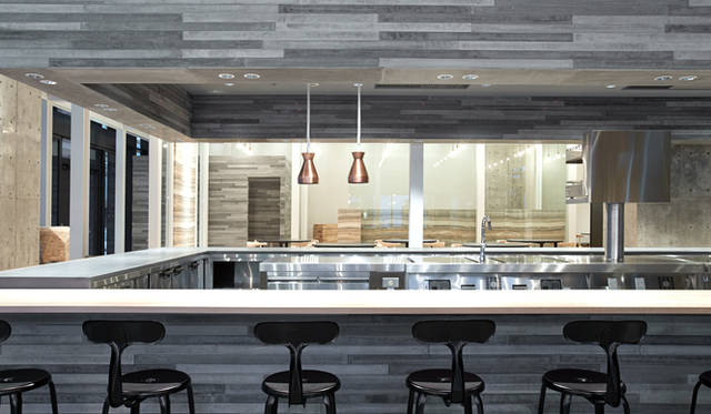 カフェ側のカウンター席