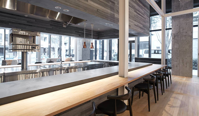 ビストロ側のカウンター席