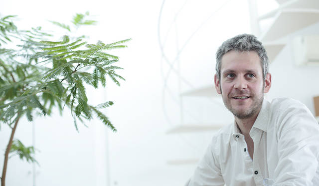 撮影はステラ氏の自宅兼スタジオでおこなわれた