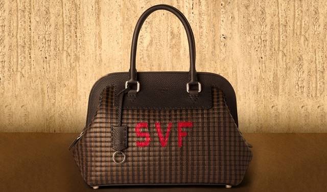 <strong>FENDI｜松屋銀座店がリニューアルオープン</strong><br />セレリア メイド・トゥ・オーダー「アデーレ」 イントレッチオ　[W34×H25.5×D20cm]　104万8680円