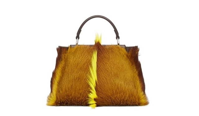 <strong>FENDI｜松屋銀座店がリニューアルオープン</strong><br />ミニ ピーカブー ガゼルファー　[W23×H18×D12cm] 　47万7360円　