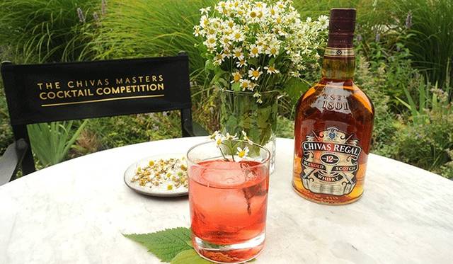 シーバスリーガルの繊細な香りやビターテイストを引き出した、漆戸氏の”NEW PAL”