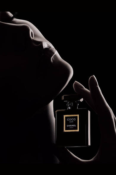 <strong>CHANEL｜シャネル</strong>　特別限定品「ココ ヌワール」 [香水 15ml] 2万4840円　※9月5日発売　© CHANEL