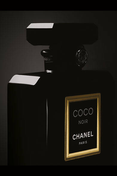 <strong>CHANEL｜シャネル</strong>　特別限定品「ココ ヌワール」 [香水 15ml] 2万4840円　※9月5日発売　© CHANEL