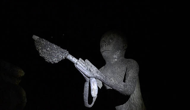 “Fireworks (Archives)” 2014 ©Apichatpong Weerasethakul