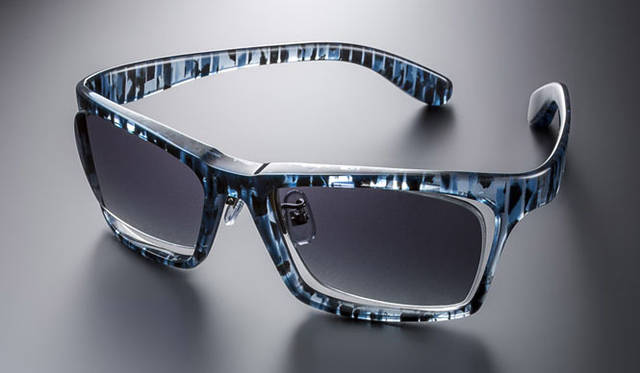 セルロイド製アイウェア「G01（ジー・ゼロワン）」（セルロイド：ブルーアッシュ7／金属部：ライトグレー）4万8600円