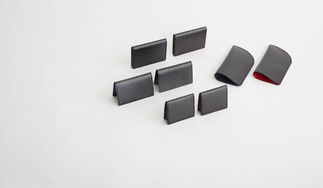 <strong>hide kasuga 1896</strong><br />既存では存在しないスモールラグジャリープロダクト