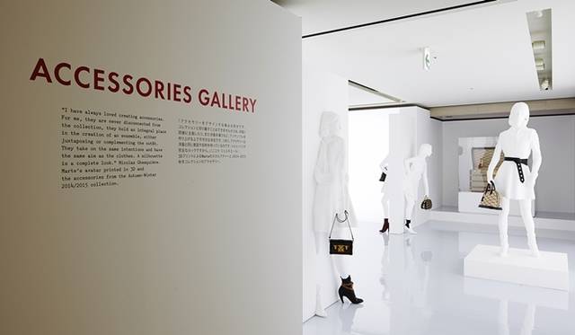 <strong>LOUIS VUITTON｜「SERIES 1 – THAT WAS THEN, THIS IS NOW」エキシビション</strong>　Accessories Gallery ©LOUIS VUITTON -TAKAMURADAISUKE