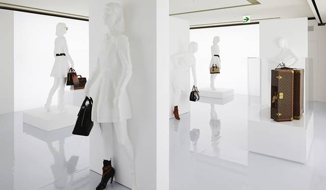 <strong>LOUIS VUITTON｜「SERIES 1 – THAT WAS THEN, THIS IS NOW」エキシビション</strong>　Accessories Gallery ©LOUIS VUITTON / Shoichi Kajino