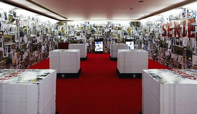 <strong>LOUIS VUITTON｜「SERIES 1 – THAT WAS THEN, THIS IS NOW」エキシビション</strong>　Poster Room ©LOUIS VUITTON / Shoichi Kajino