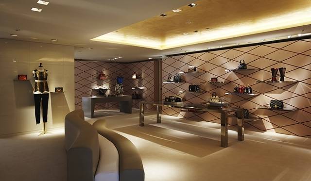 <strong>LOUIS VUITTON｜「SERIES 1 – THAT WAS THEN, THIS IS NOW」エキシビション</strong>　©LOUIS VUITTON -TAKAMURADAISUKE