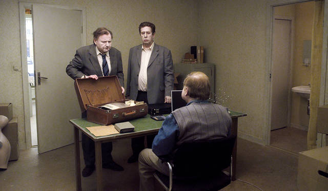 コンペティション部門　金獅子賞：<br /> 『En duva satt på en gren och funderade på tillvaron（A Pigeon Sat on a Branch Reflecting on Existence）』　© la Biennale di Venezia - Foto ASAC© la Biennale di Venezia - Foto ASAC