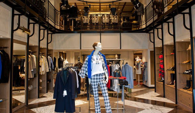 <strong>UNITED ARROWS｜ユナイテッドアローズ</strong> 2013年10月に台北市大安区にオープンした「ユナイテッドアローズ」の初海外直営店