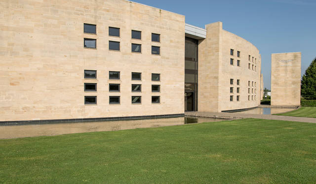 ゲイドンのアストンマーティン本社